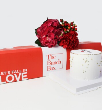 red flowers bunch box & cake
